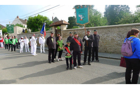 Défilé du Bouquet à Angy 